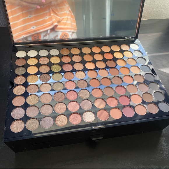 Makeup kit & Eye Primer - Picture 7 of 11